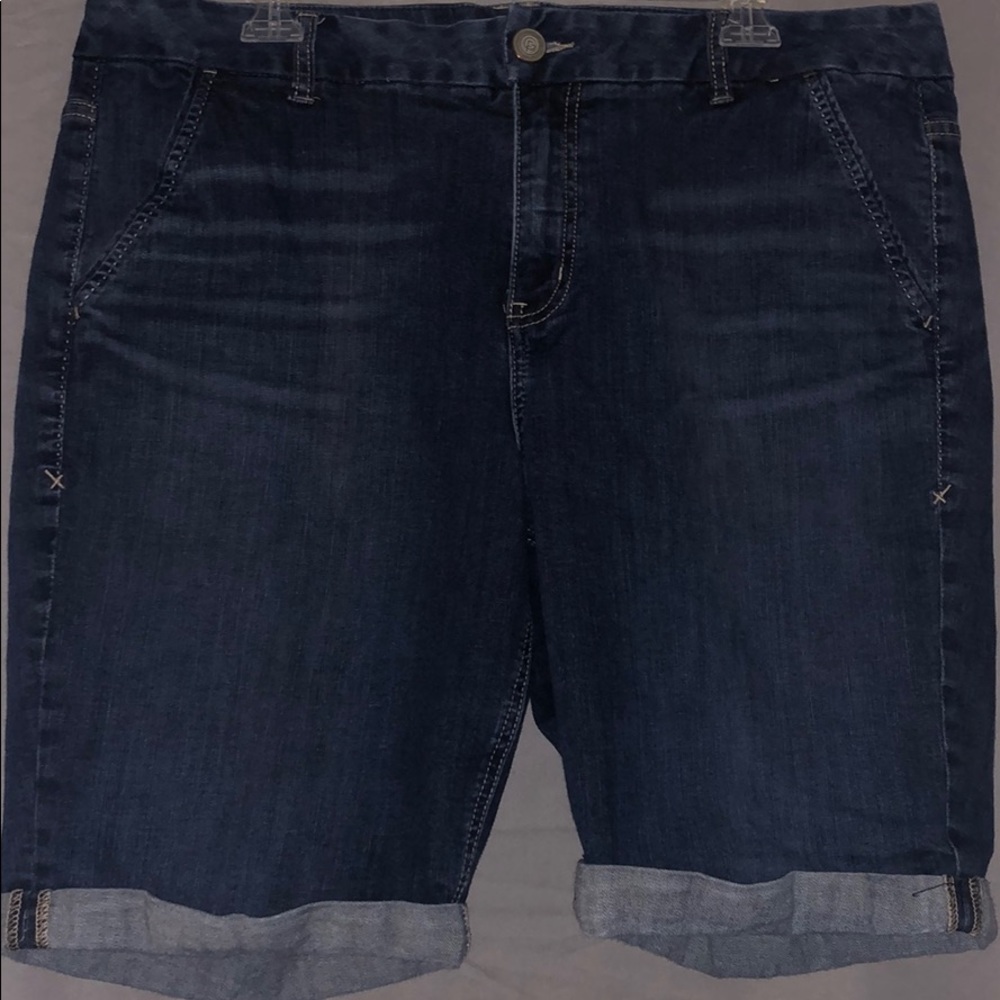 Denim cuffed Bermuda shorts